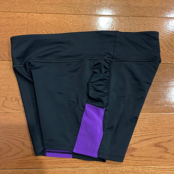 Under armour workout shorts 3” - Picture 2 of 3